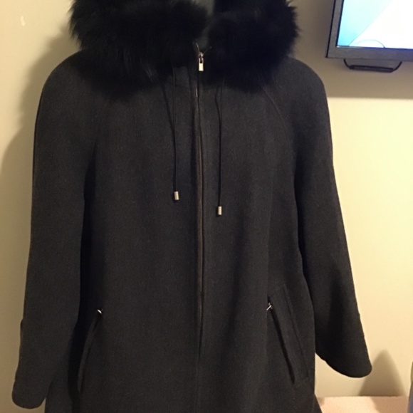 🔥SALE,Fleet Street, medium, new cond. fur collar, charcoal gray - Picture 2 of 2